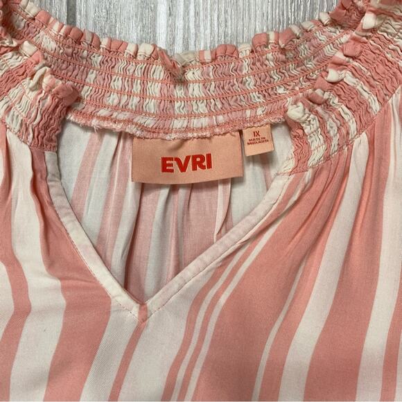 EVRI Women's Pink & White Striped Short Sleeve Blouse Size 1X New - Picture 3 of 8